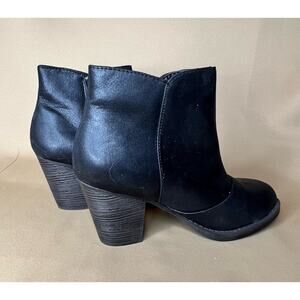 Natural Reflections Black Ankle Boots 9